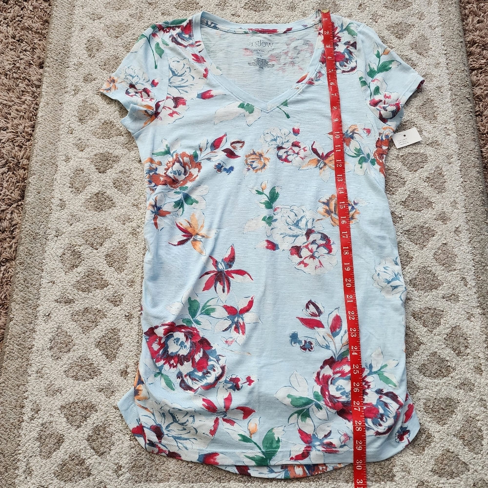 a:glow Maternity Essential Ruched V-Neck - Picture 7 of 7